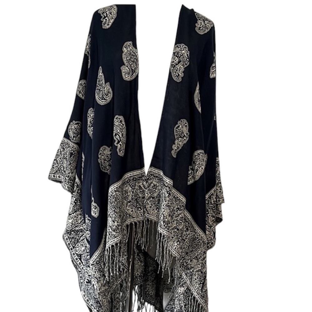 Abercrombie and fitch navy and beige shawl poncho one size